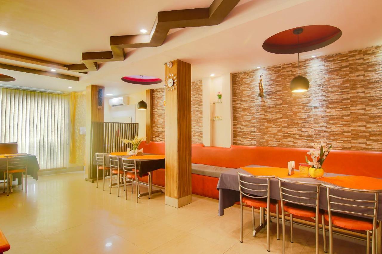 Oyo Dayal Residency Tezpur Bagian luar foto