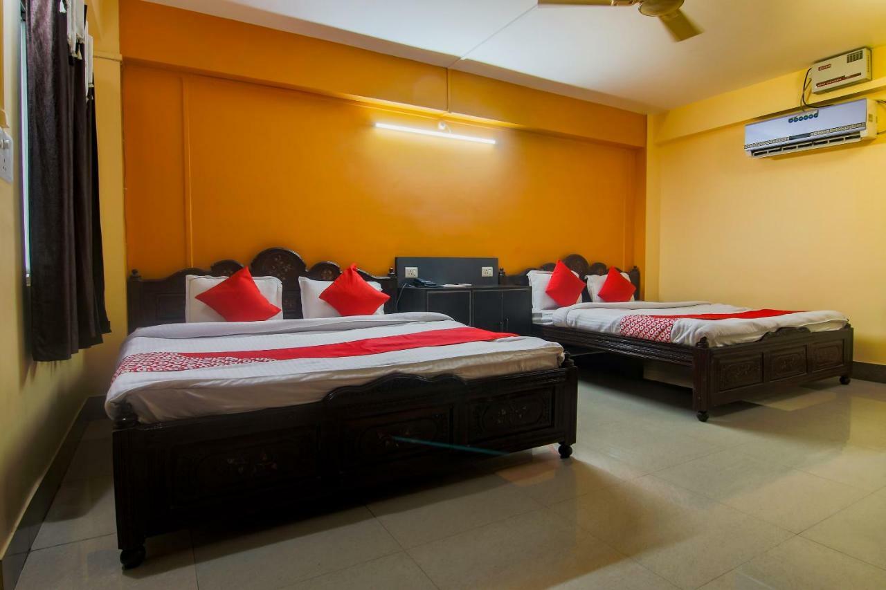 Oyo Dayal Residency Tezpur Bagian luar foto